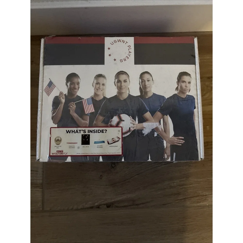 USA WOMENS SOCCER COLLECTORS BOX GIFT SET by CULTURE FLY **NEW**